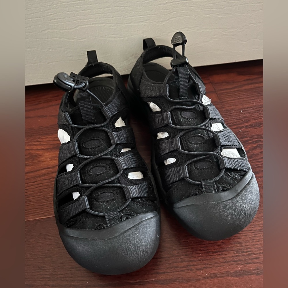 NWOT Keen all black adjustable sling back sandals - Picture 3 of 6